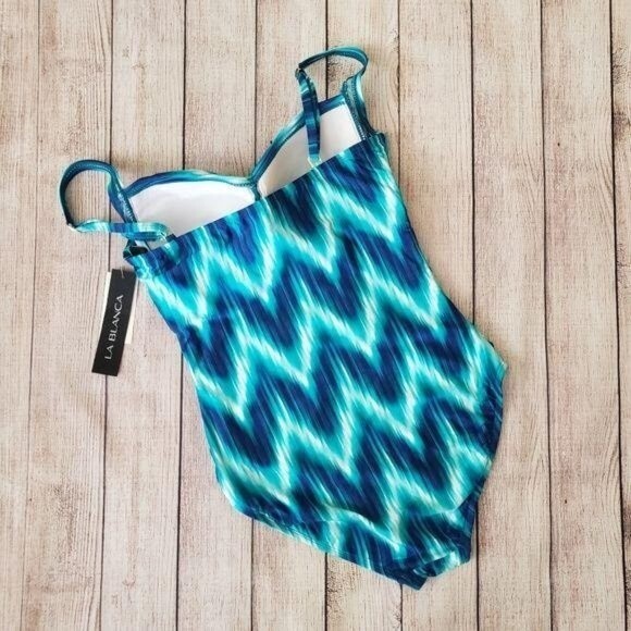 La Blanca New Wave Sweetheart Neckline Ruched Front Panel Swimsuit with Cups - Picture 4 of 9